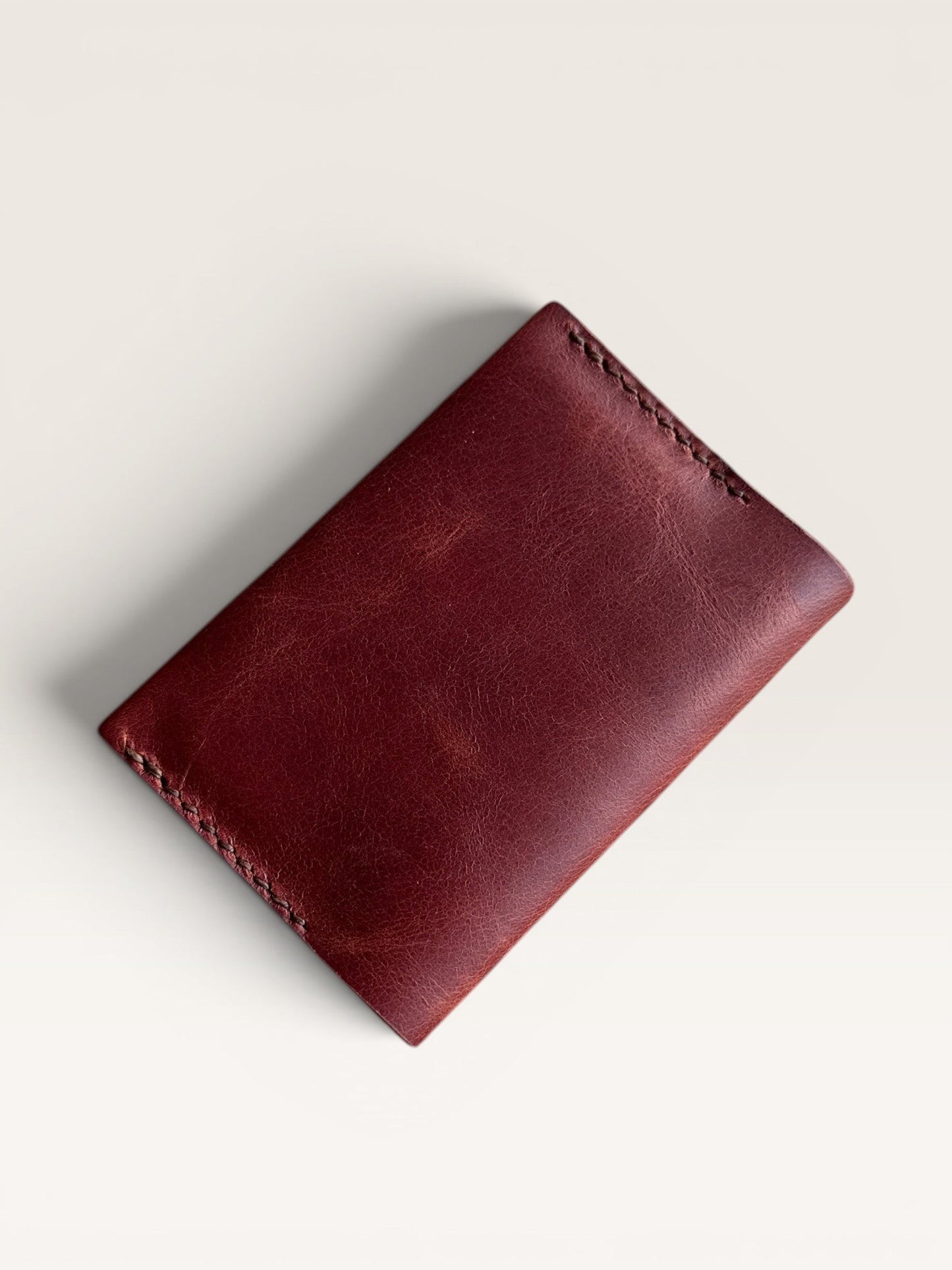 El Yapımı Bordo Deri Kartlık – Hakiki Deri, Minimal ve Şık Tasarım – Unisex Vintage Cüzdan
